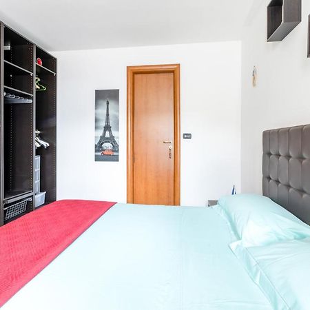 Lecce Colorful Flat With Terrace & Parking Apartment Екстериор снимка