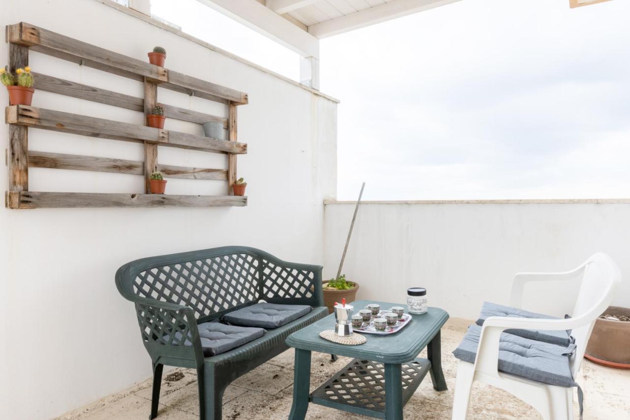 Lecce Colorful Flat With Terrace & Parking Apartment Екстериор снимка