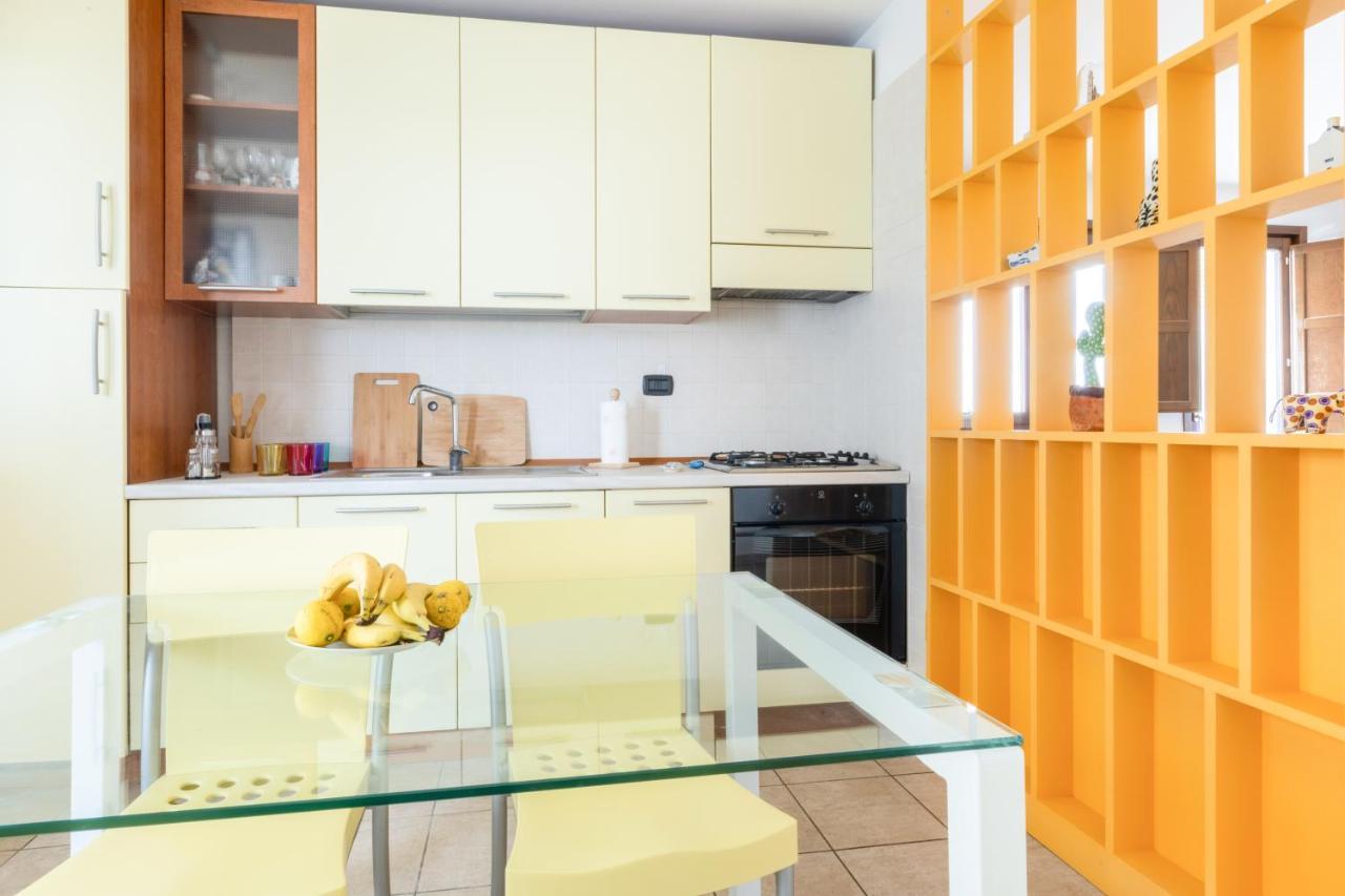 Lecce Colorful Flat With Terrace & Parking Apartment Екстериор снимка