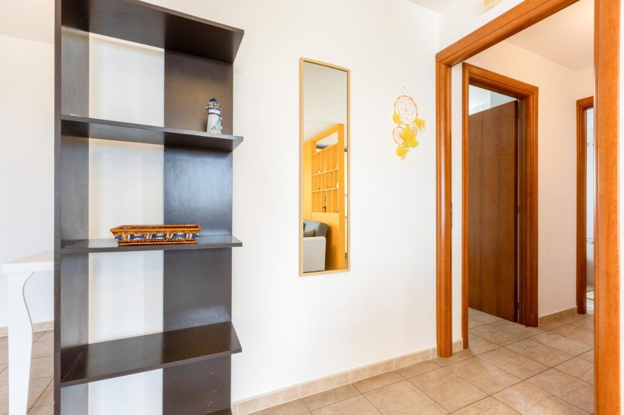 Lecce Colorful Flat With Terrace & Parking Apartment Екстериор снимка