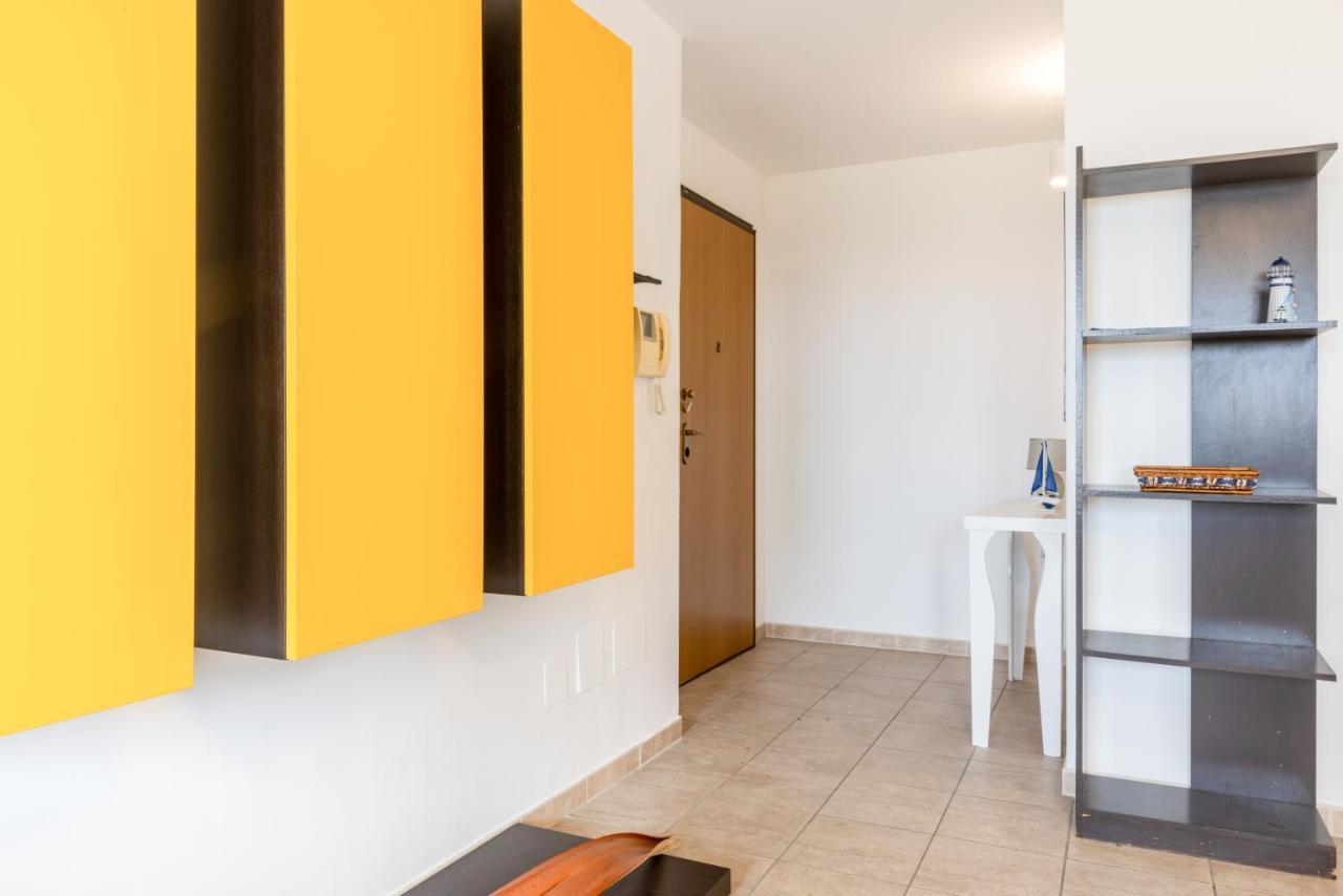 Lecce Colorful Flat With Terrace & Parking Apartment Екстериор снимка